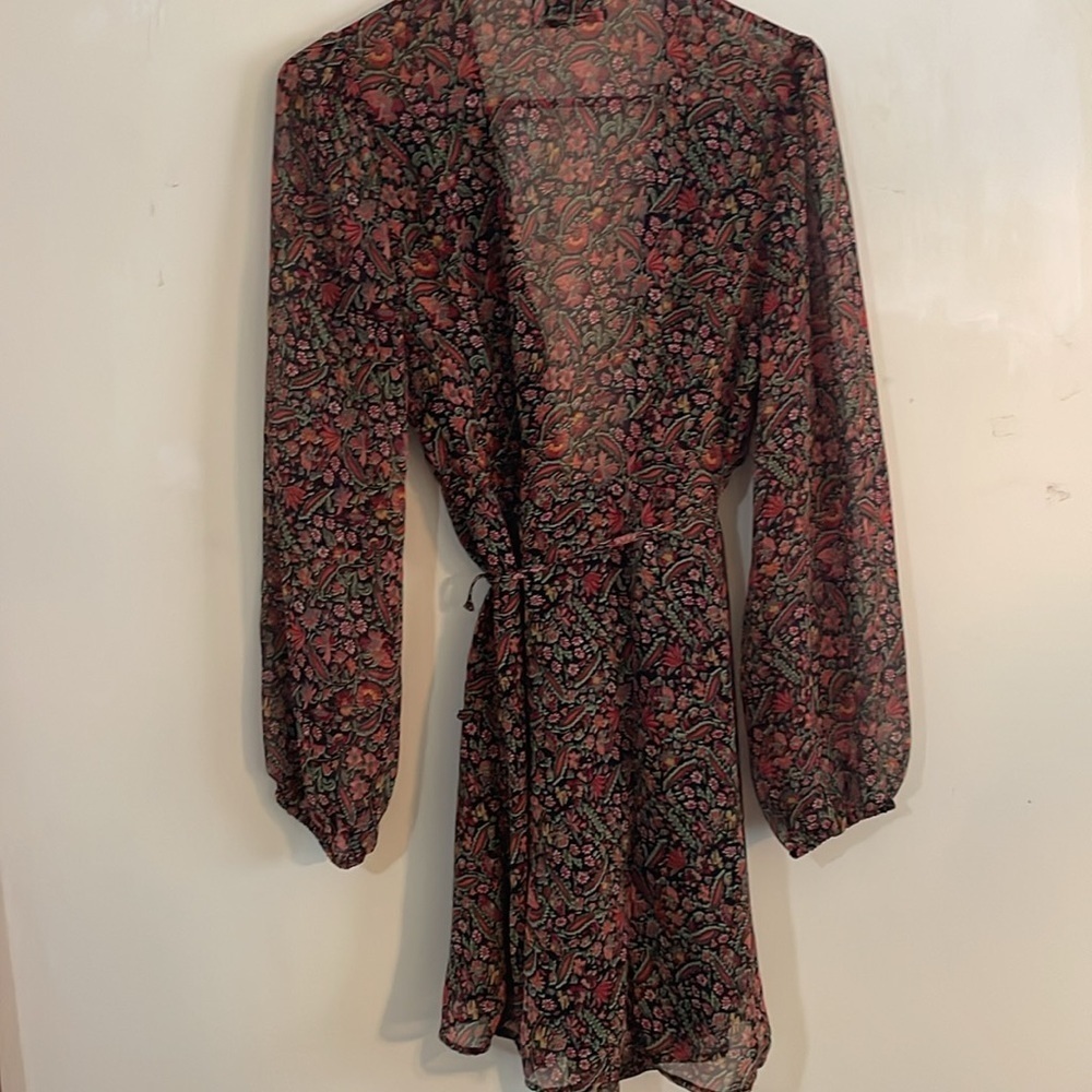 Flaw // Urban Outfitters Bleecker Sheer Sleeve Wrap Dress - Picture 9 of 11